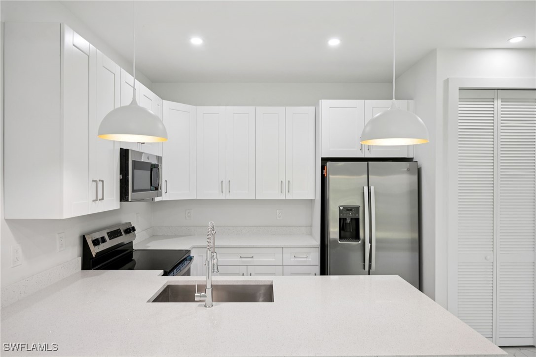 2401-2403 Quentin AVE S