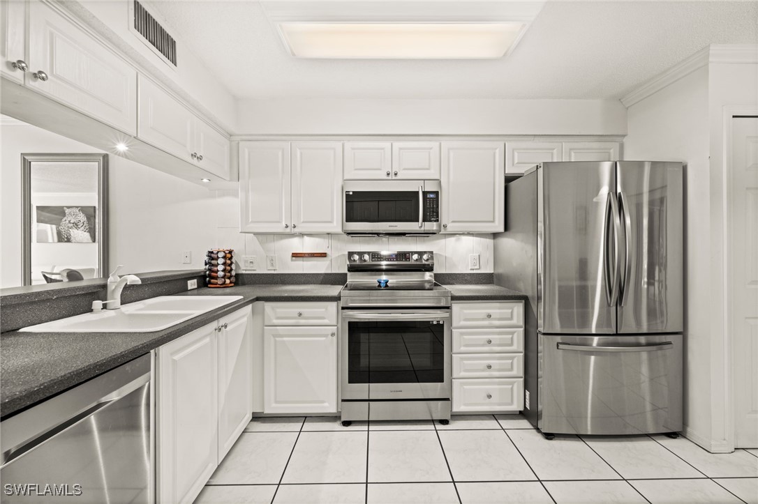 3940 Leeward Passage CT 102