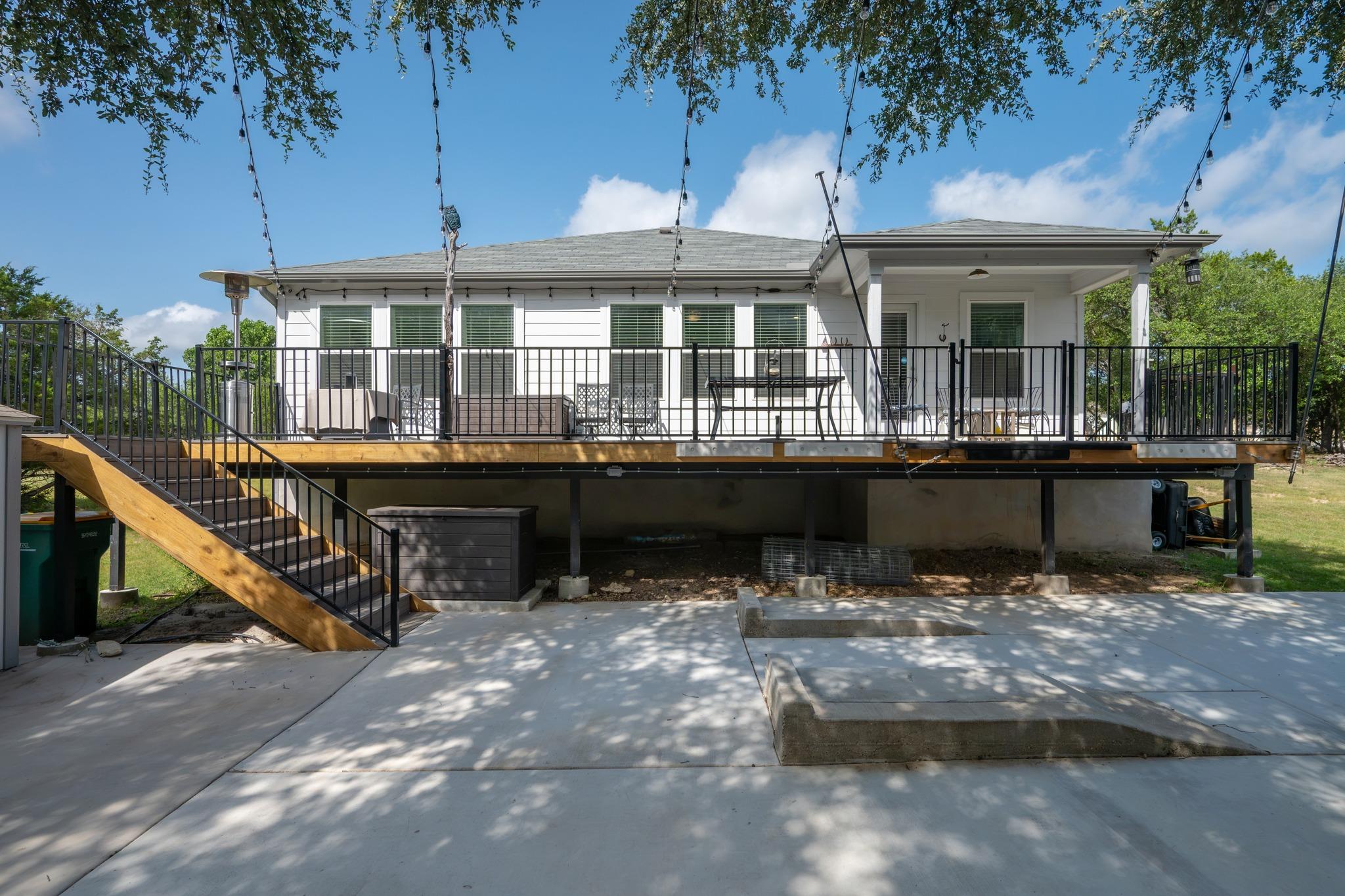 21006 Santa Rosa Ave
