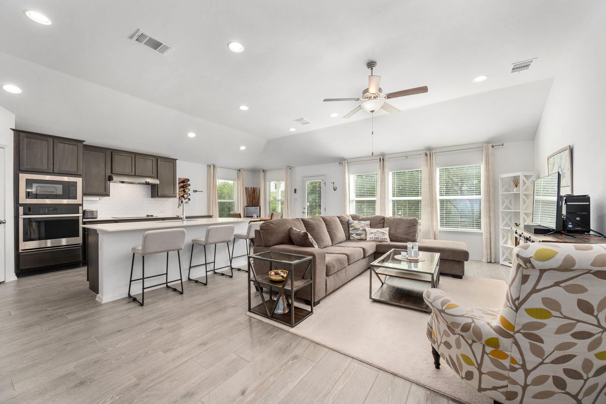 21006 Santa Rosa Ave