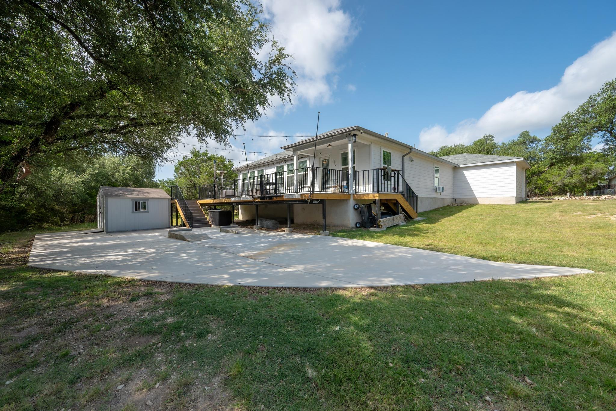 21006 Santa Rosa Ave
