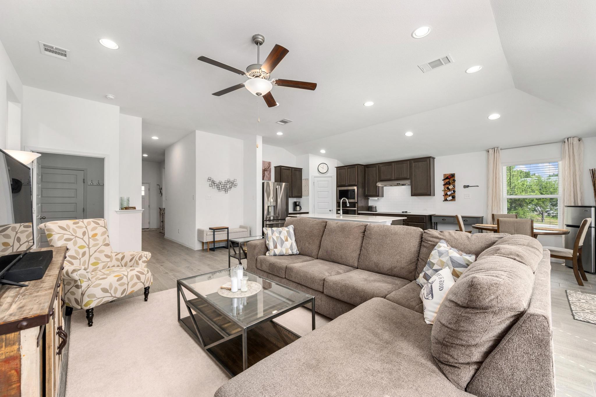 21006 Santa Rosa Ave