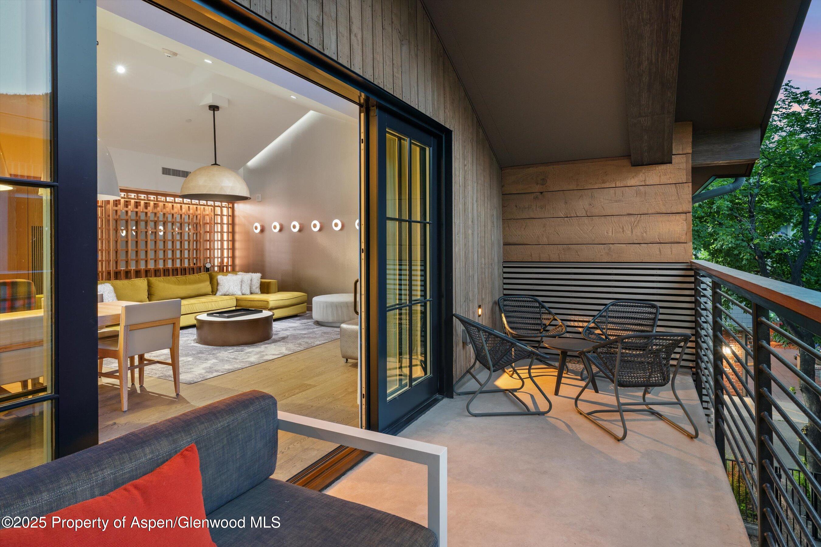 550 S Spring Street, F10 1-10