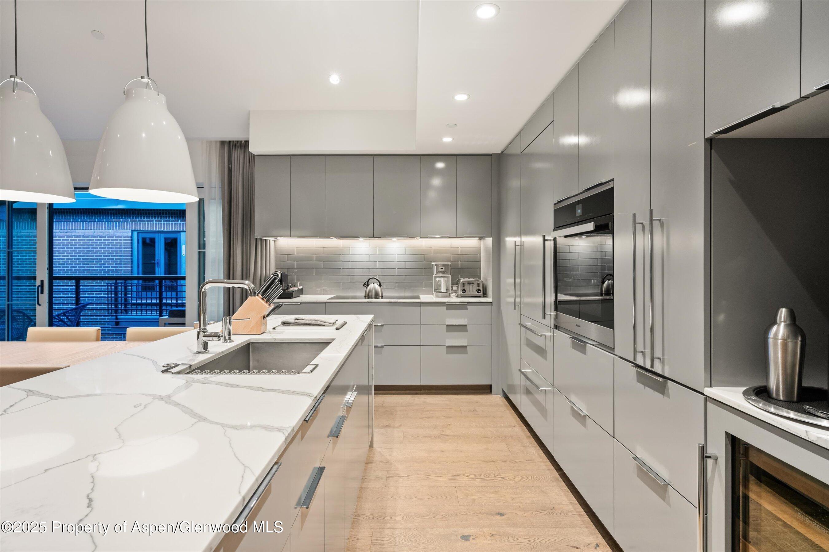 550 S Spring Street, F10 1-10