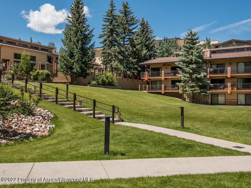 30 Anderson Lane 710