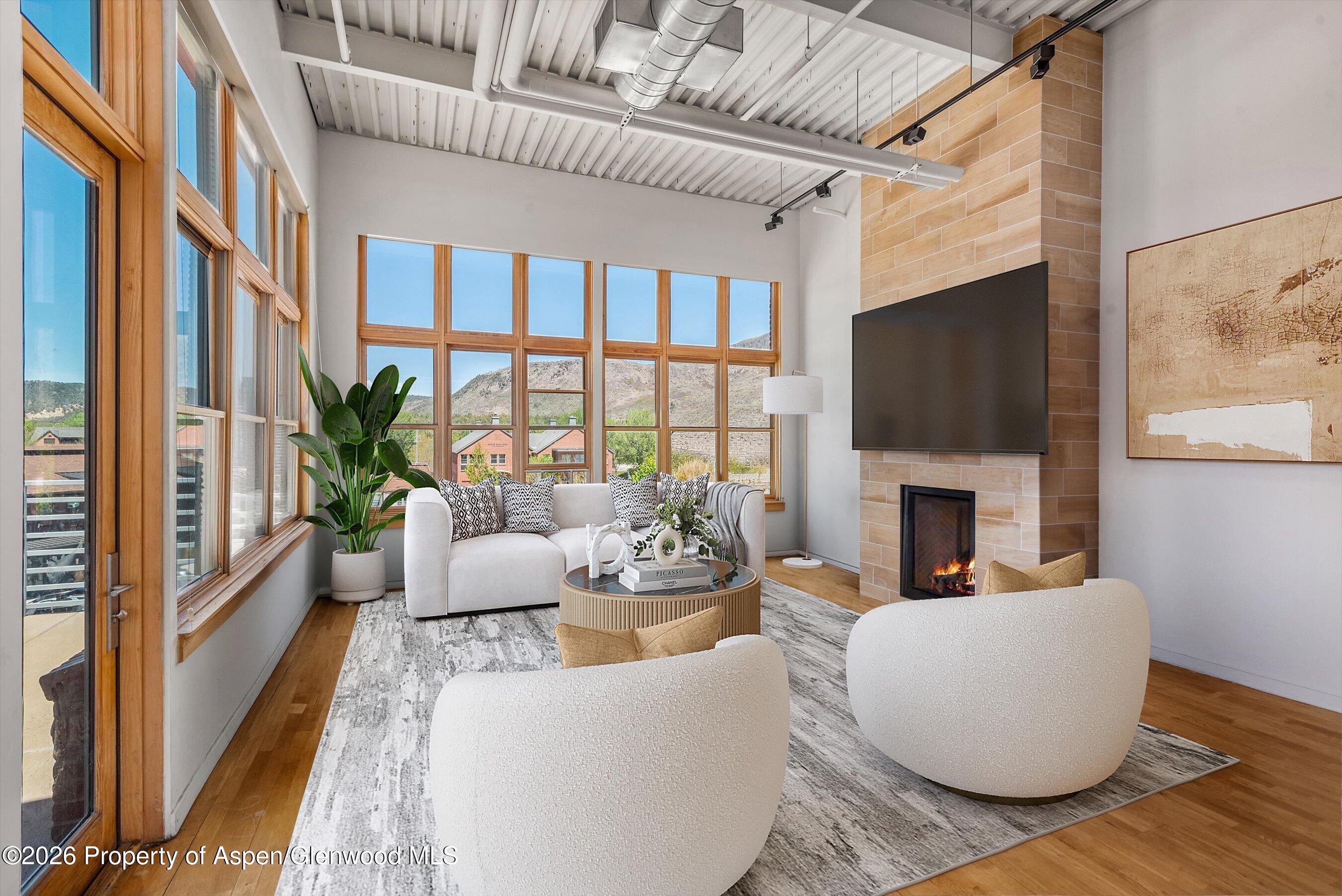 231 Robinson Street 312