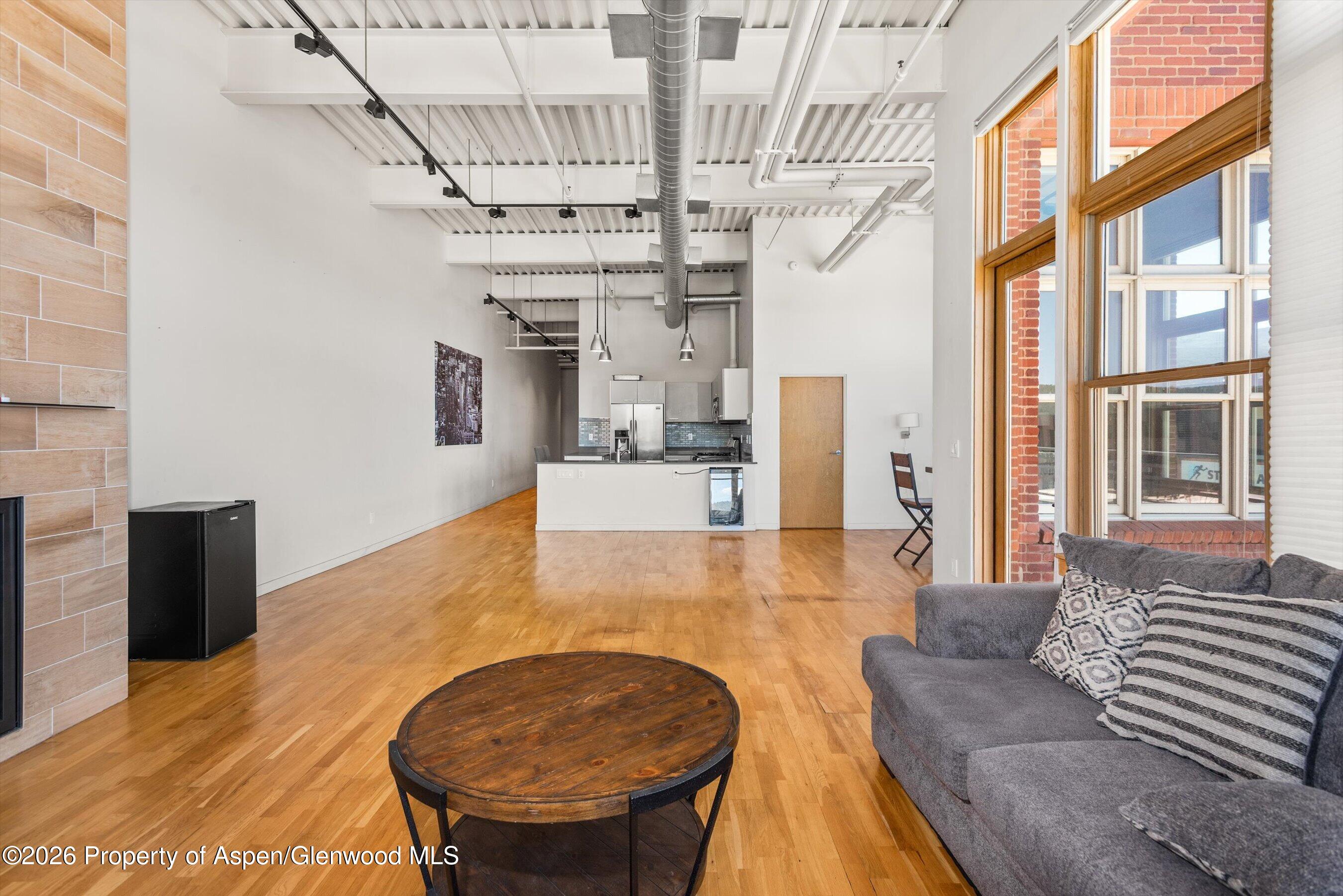 231 Robinson Street 312