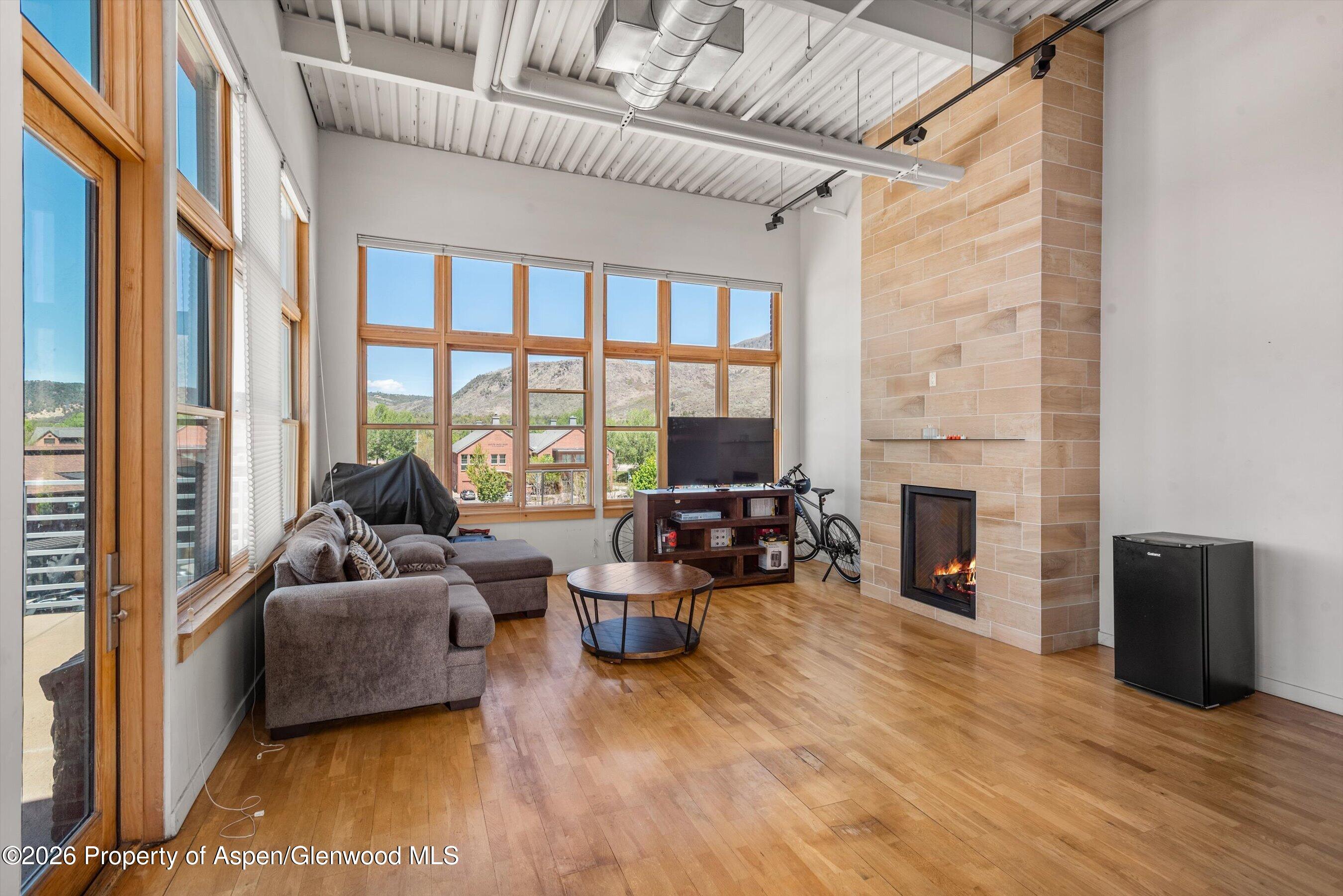 231 Robinson Street 312