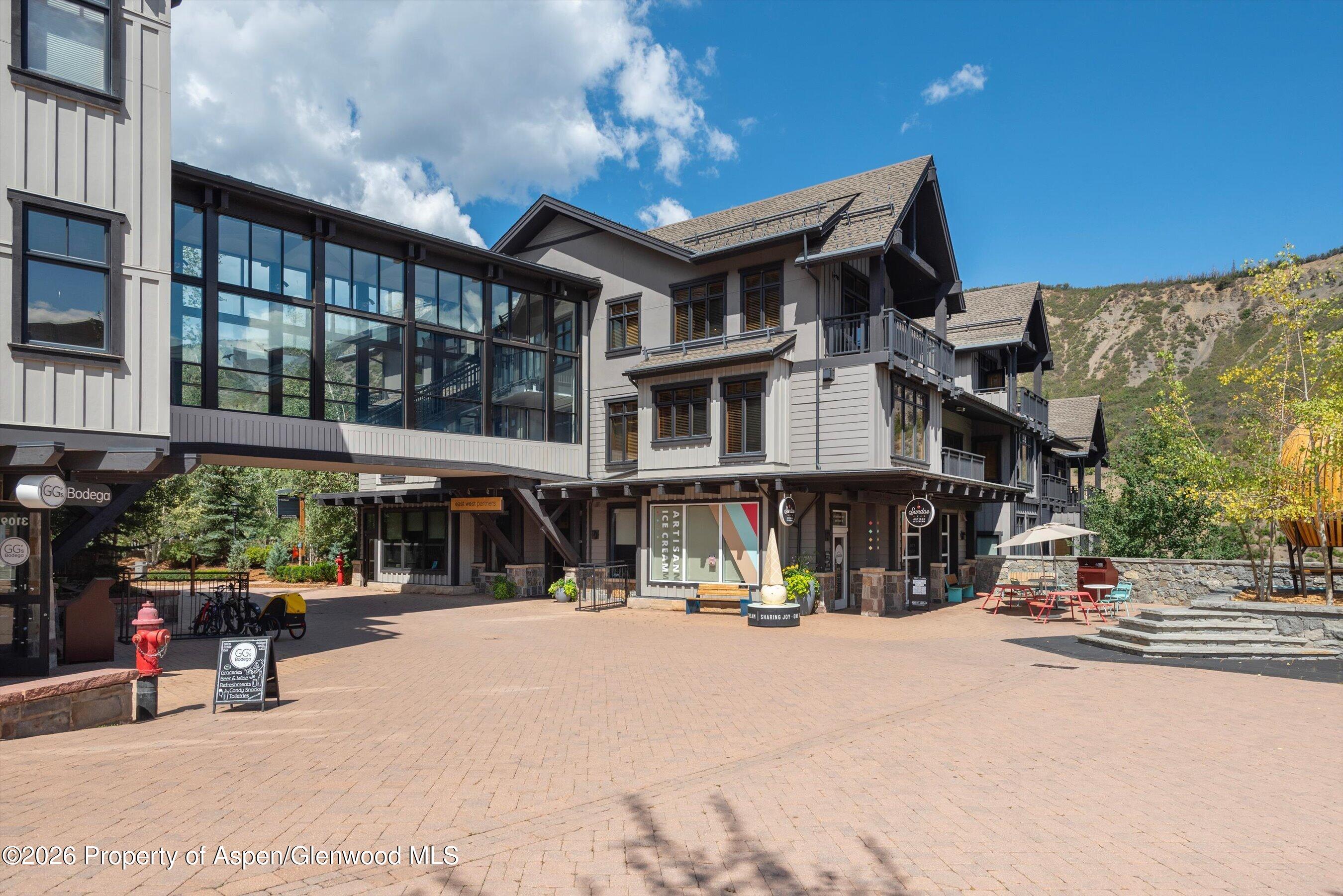 60 Carriage Way 3321
