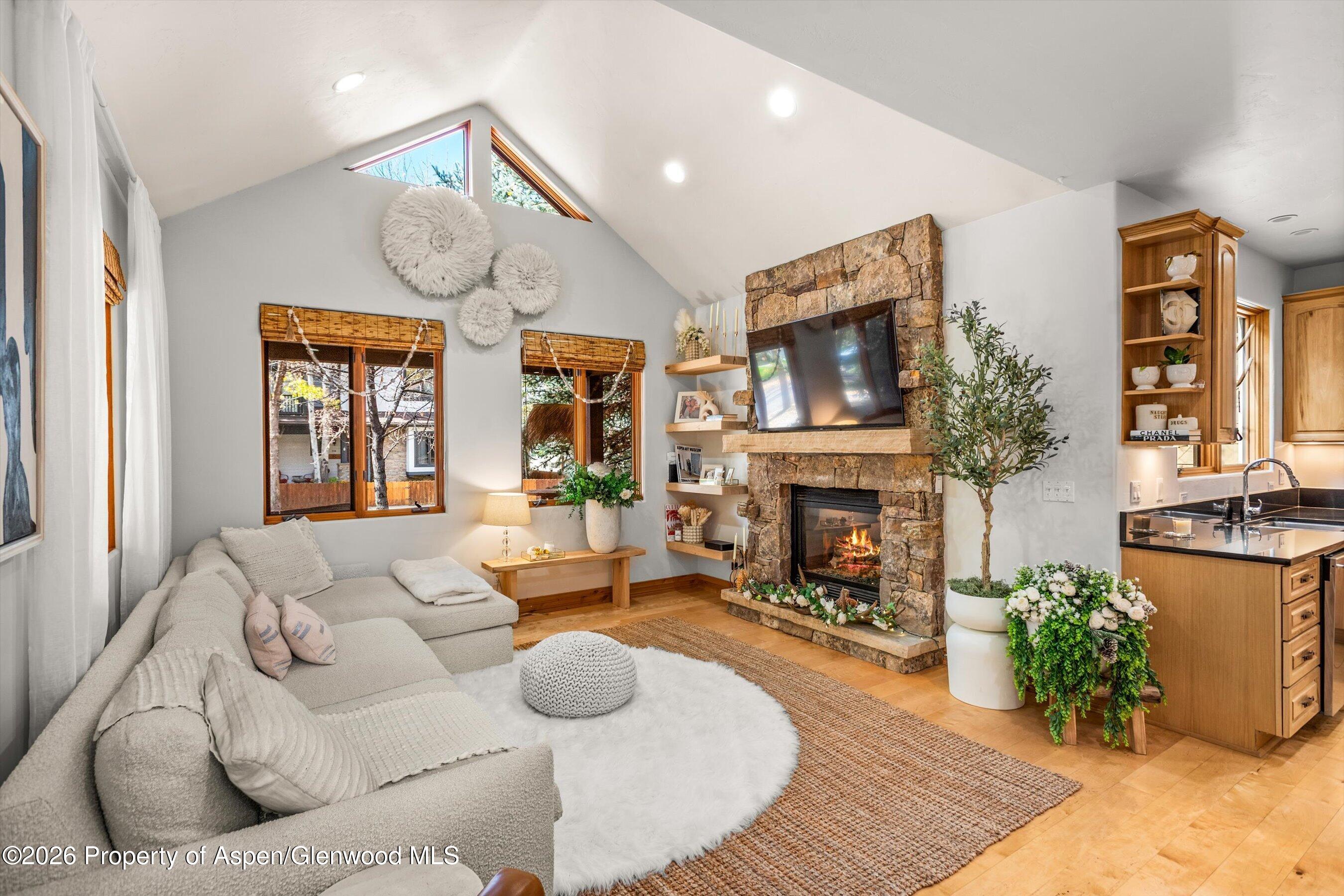 315 Summerset Way B