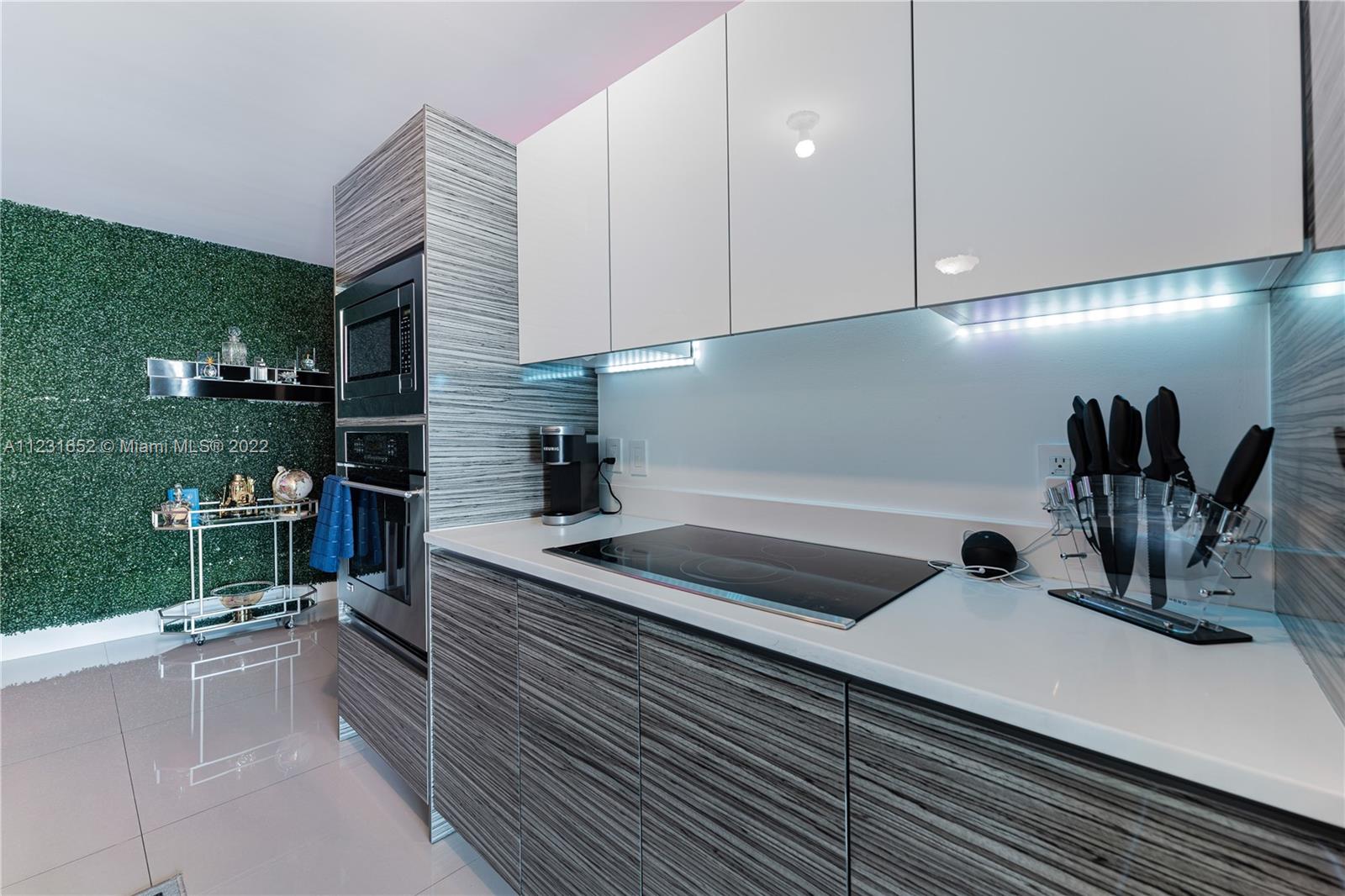 460 NE 28th St Unit: 602