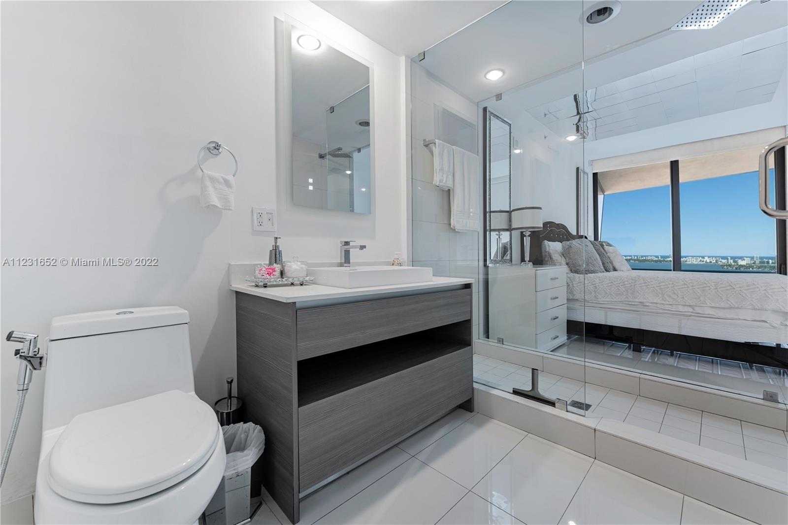 460 NE 28th St Unit: 602