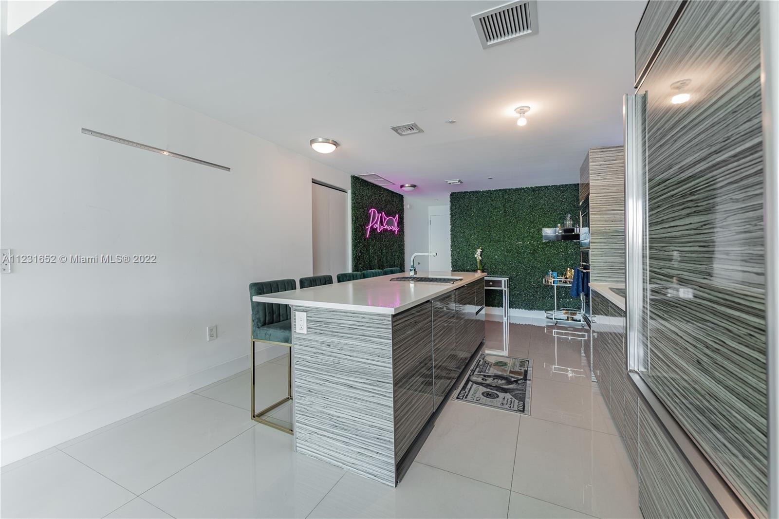 460 NE 28th St Unit: 602