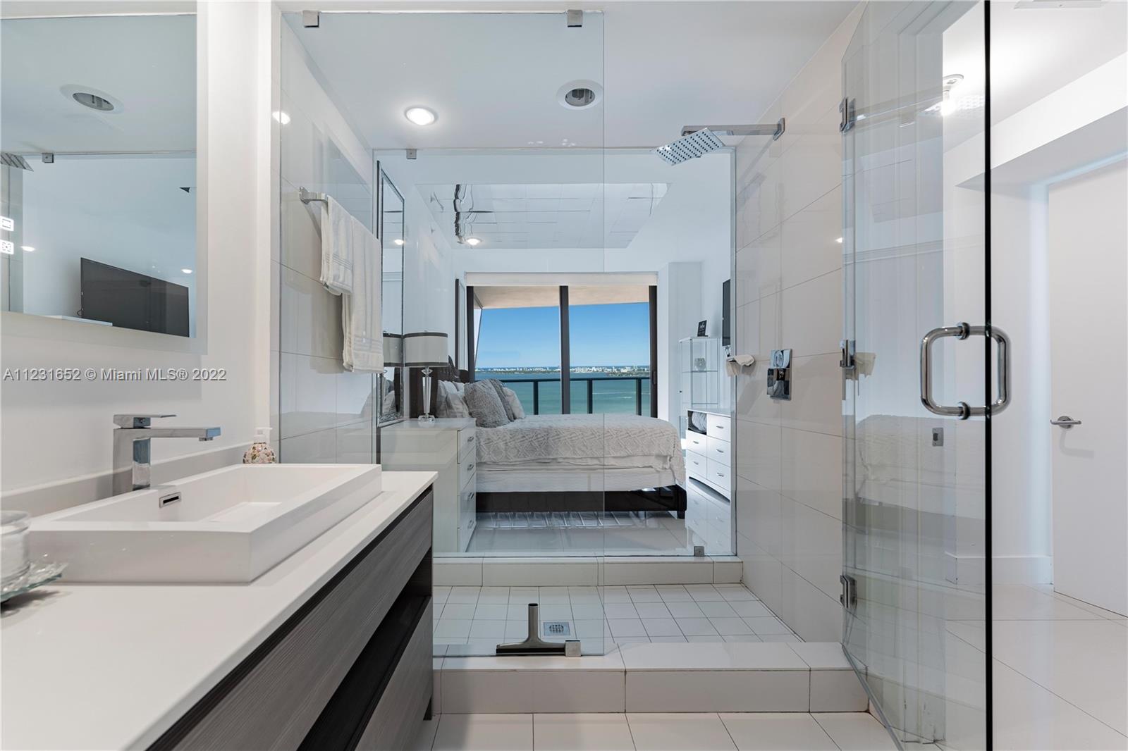 460 NE 28th St Unit: 602