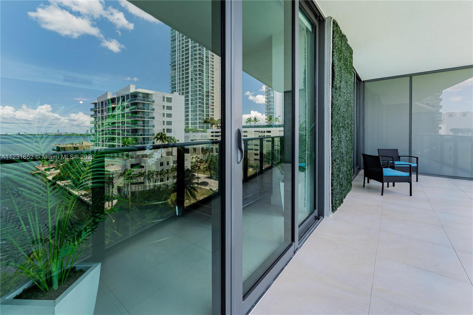 460 NE 28th St Unit: 602