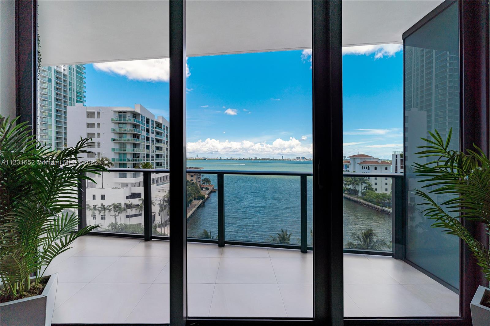 460 NE 28th St Unit: 602