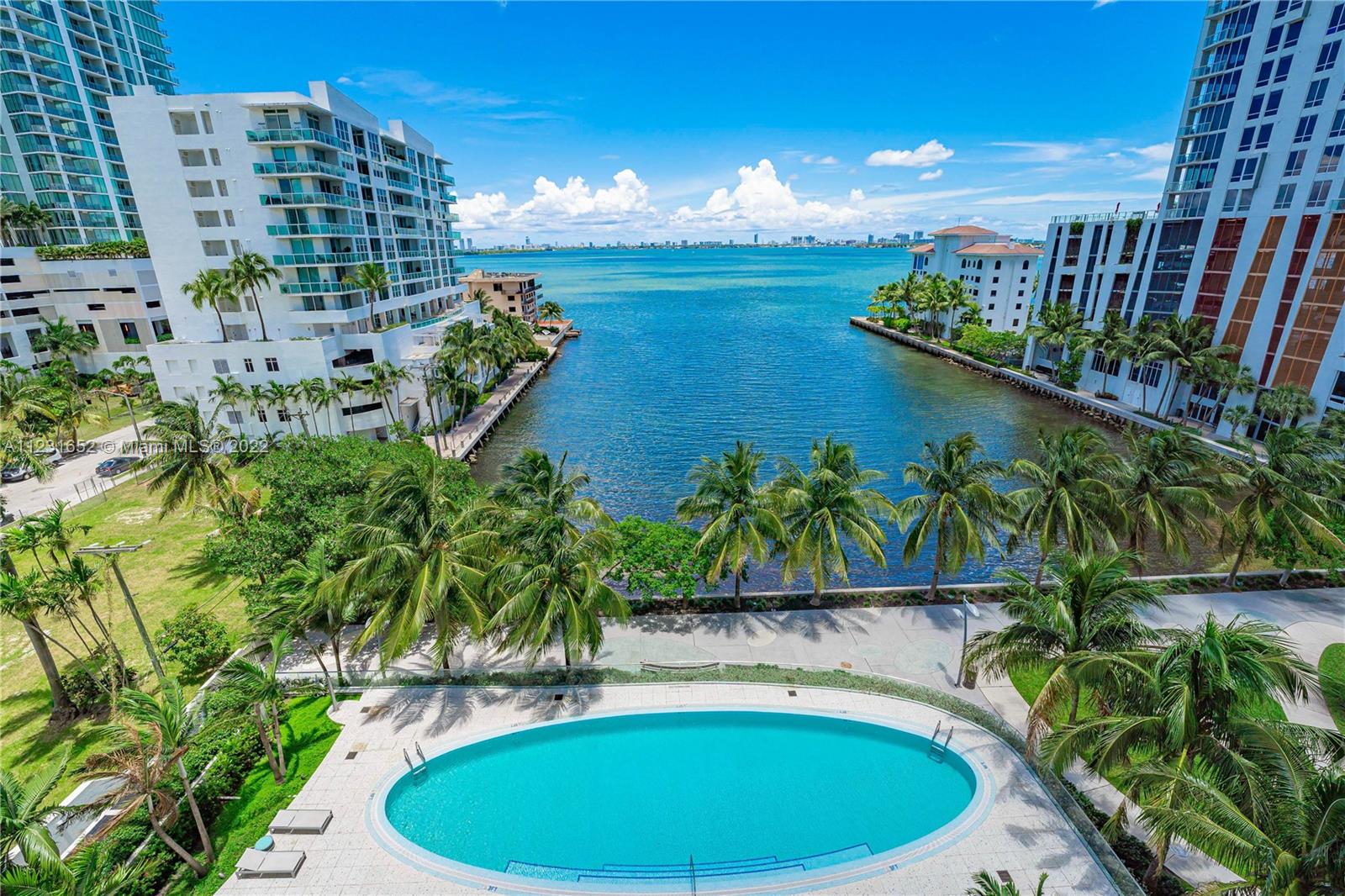 460 NE 28th St Unit: 602