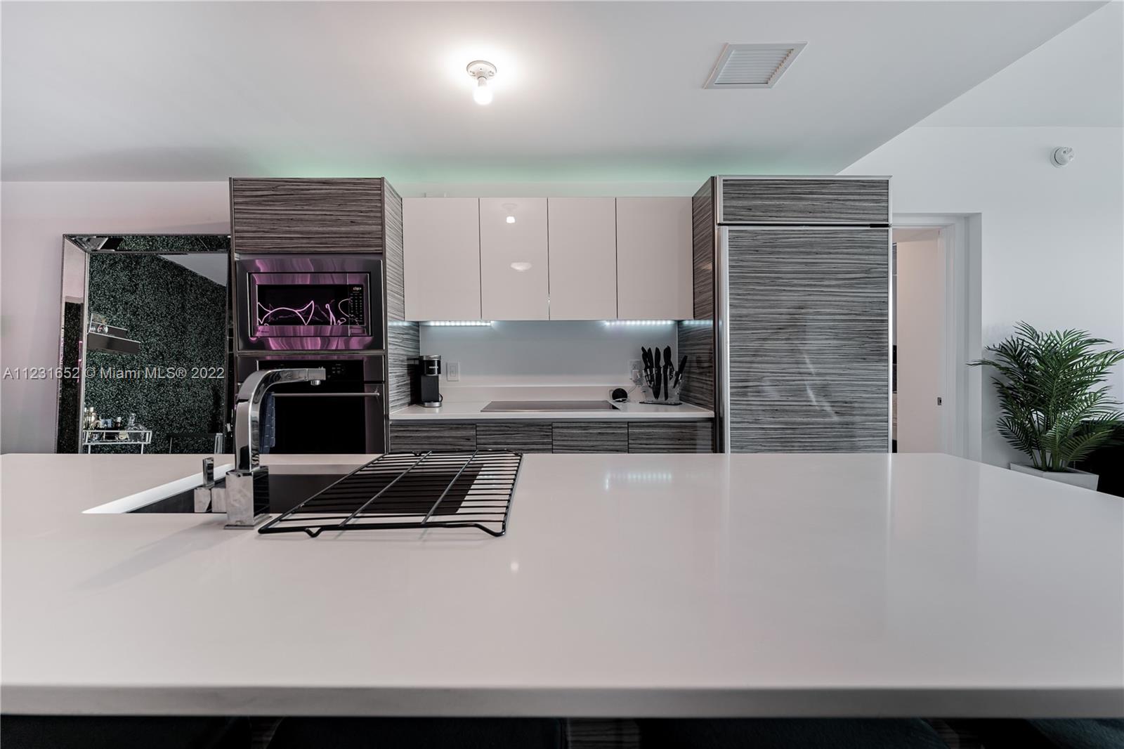 460 NE 28th St Unit: 602