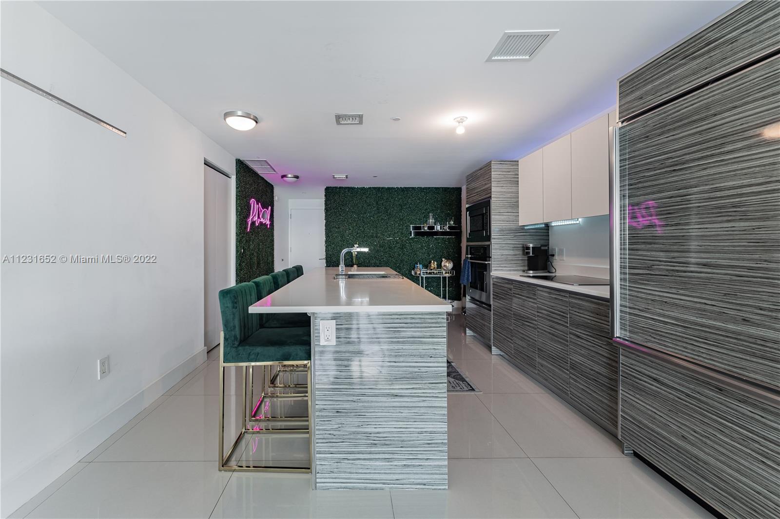 460 NE 28th St Unit: 602