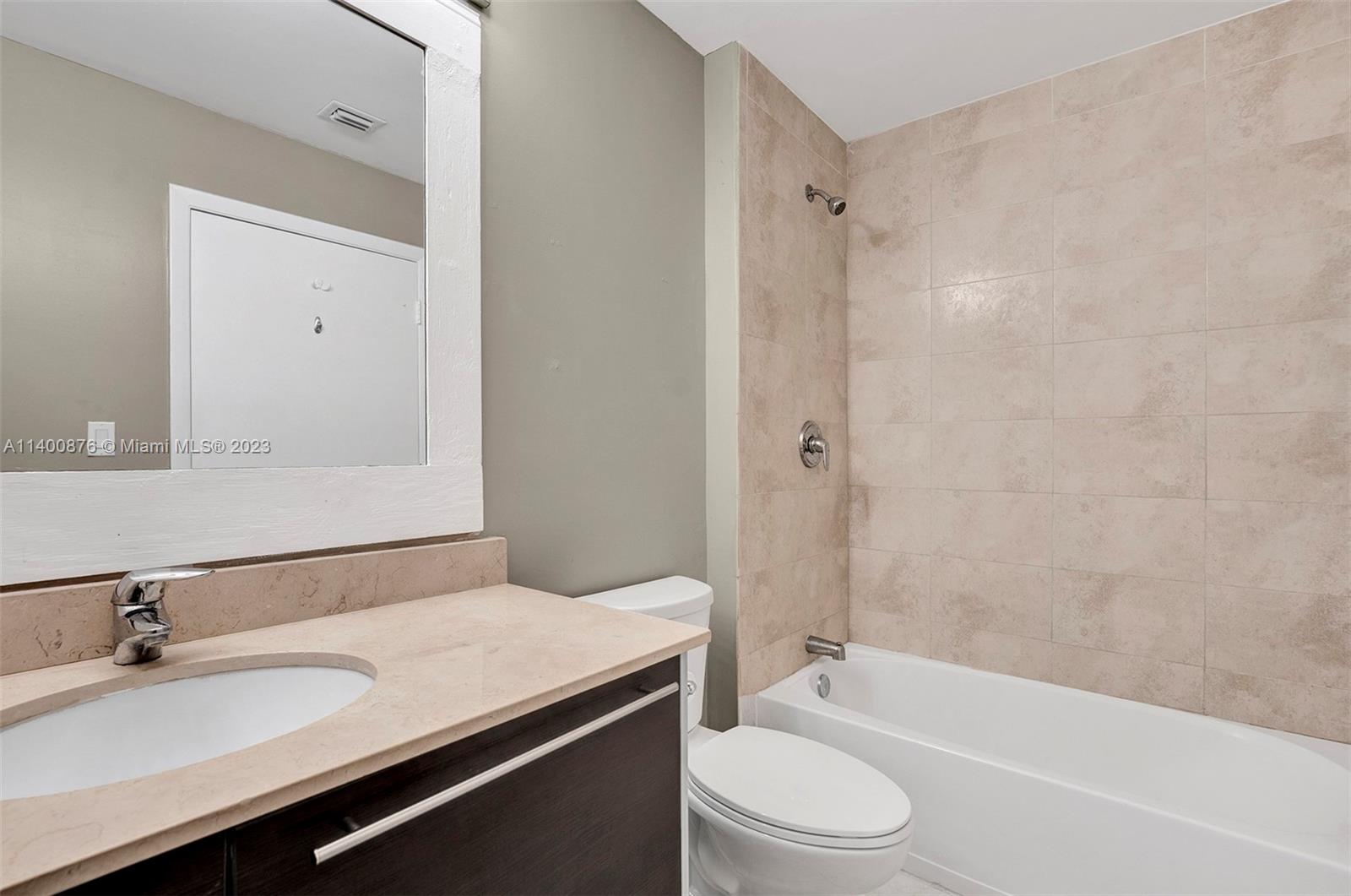 1900 N Bayshore Dr Unit: 2702