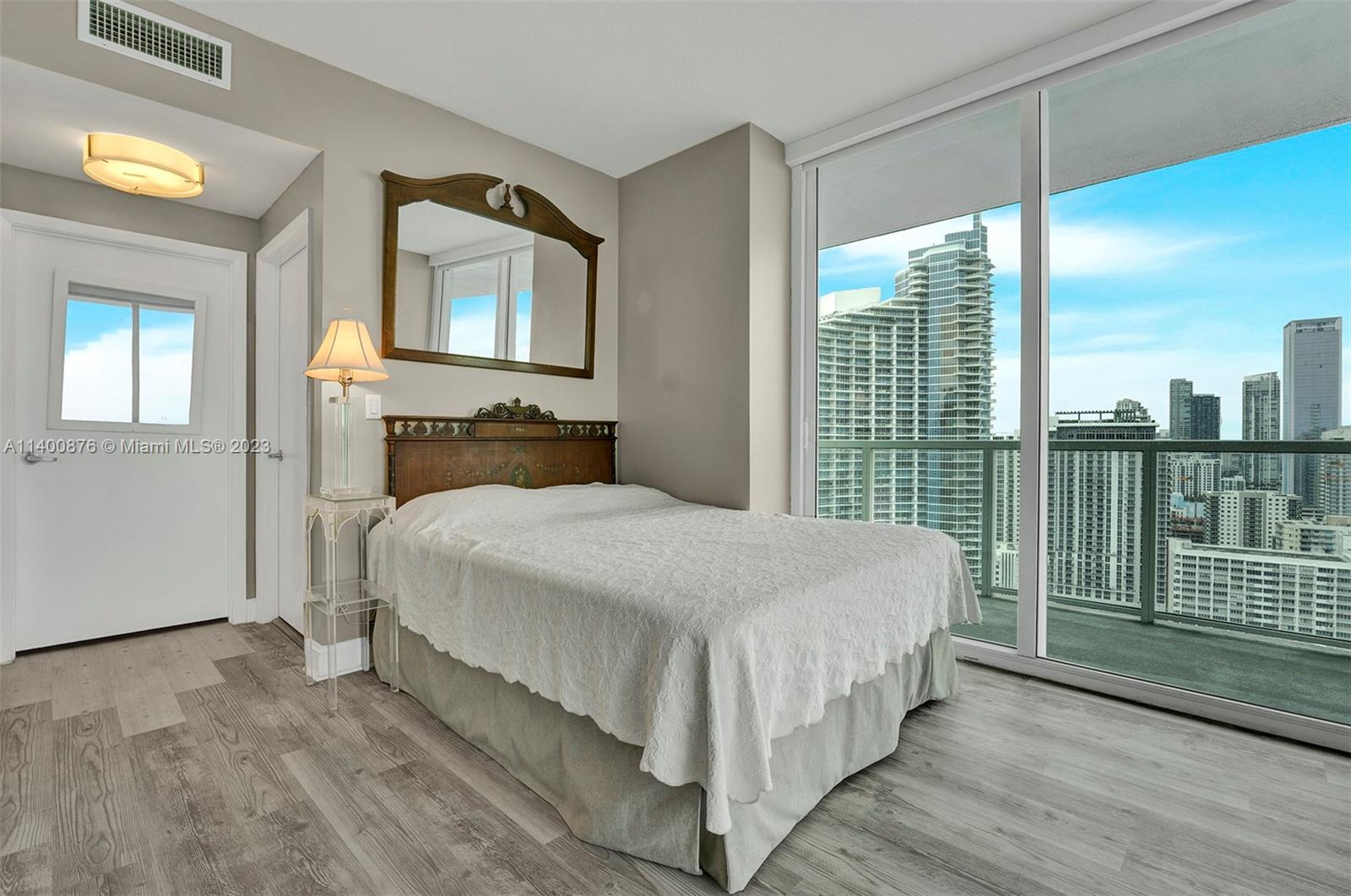 1900 N Bayshore Dr Unit: 2702