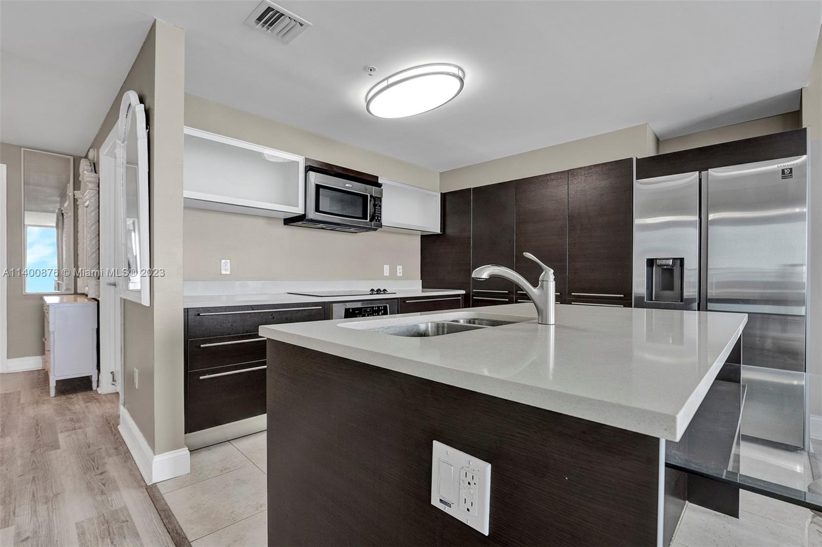 1900 N Bayshore Dr Unit: 2702