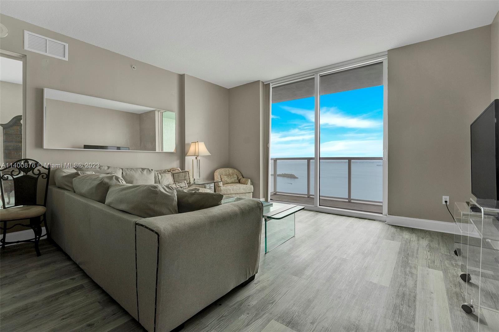 1900 N Bayshore Dr Unit: 2702