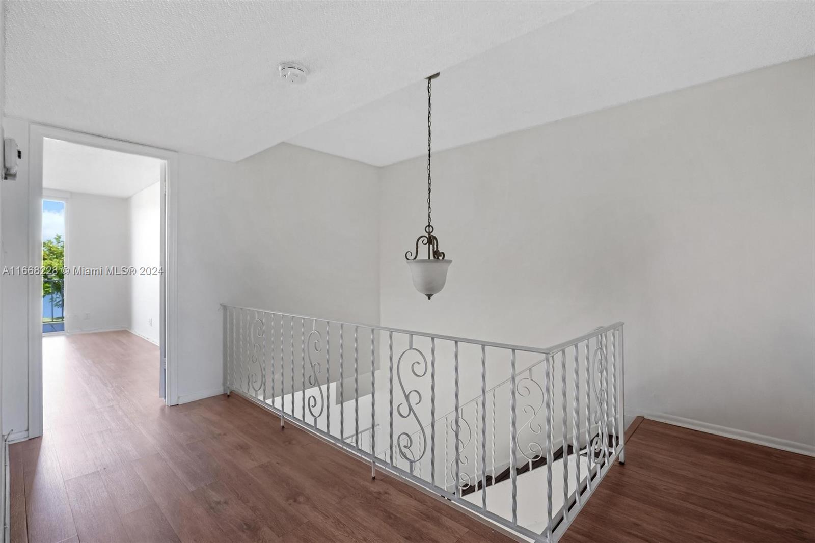 2601 NE 10th St