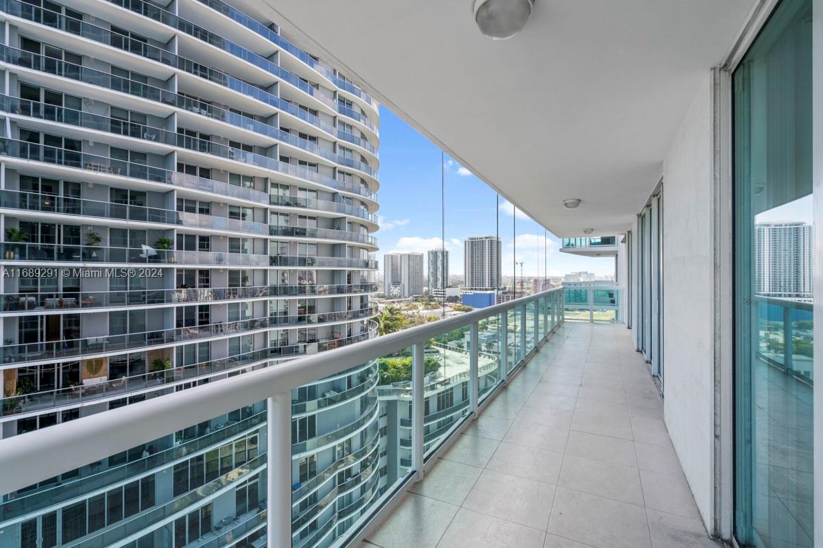 1800 N Bayshore Dr # 2114