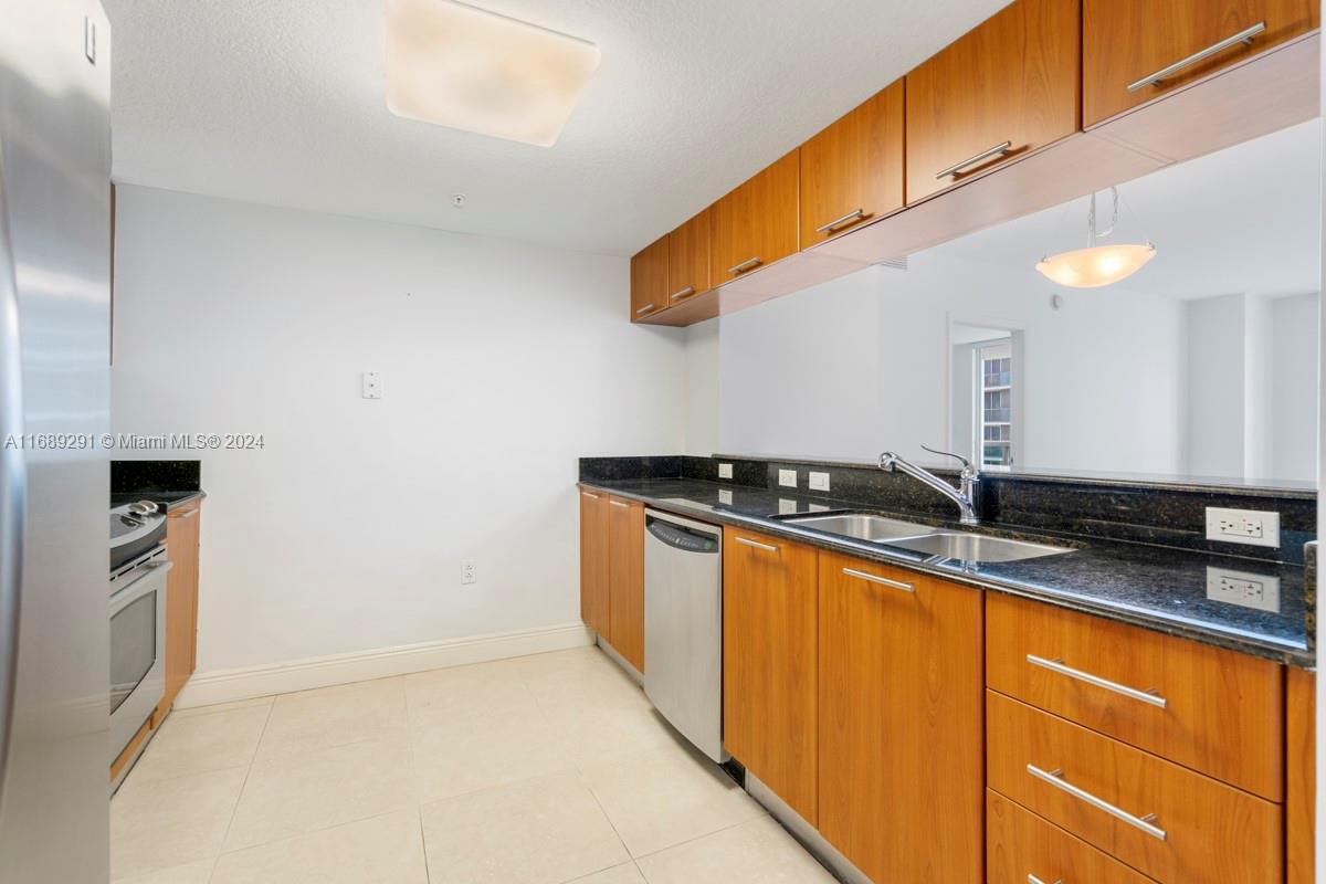 1800 N Bayshore Dr # 2114