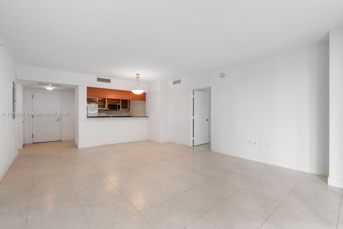 1800 N Bayshore Dr # 2114