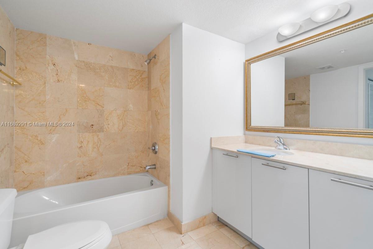 1800 N Bayshore Dr # 2114