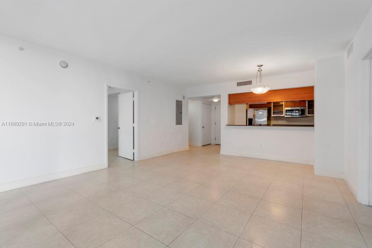 1800 N Bayshore Dr # 2114