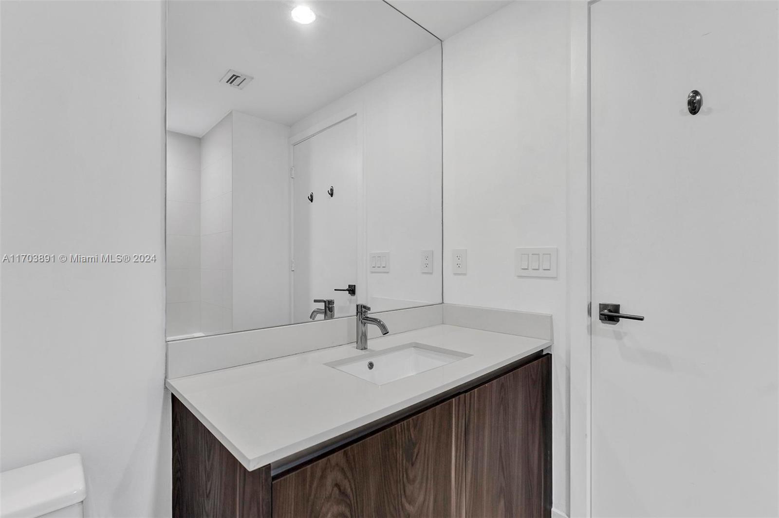 3131 NE 7th Ave # 4605