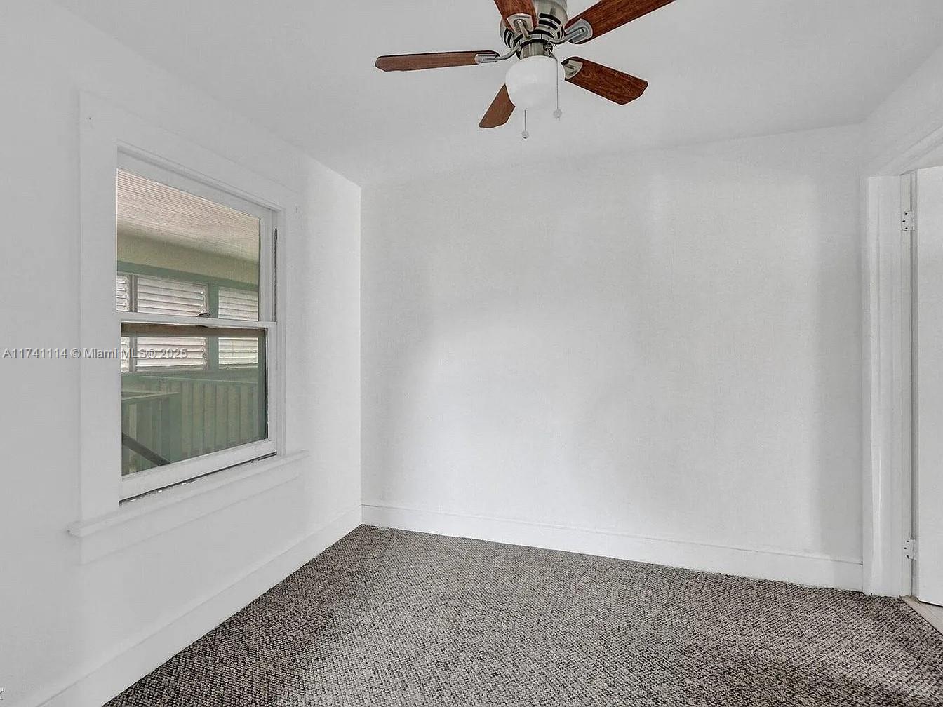 310 N Ocean Breeze # 4