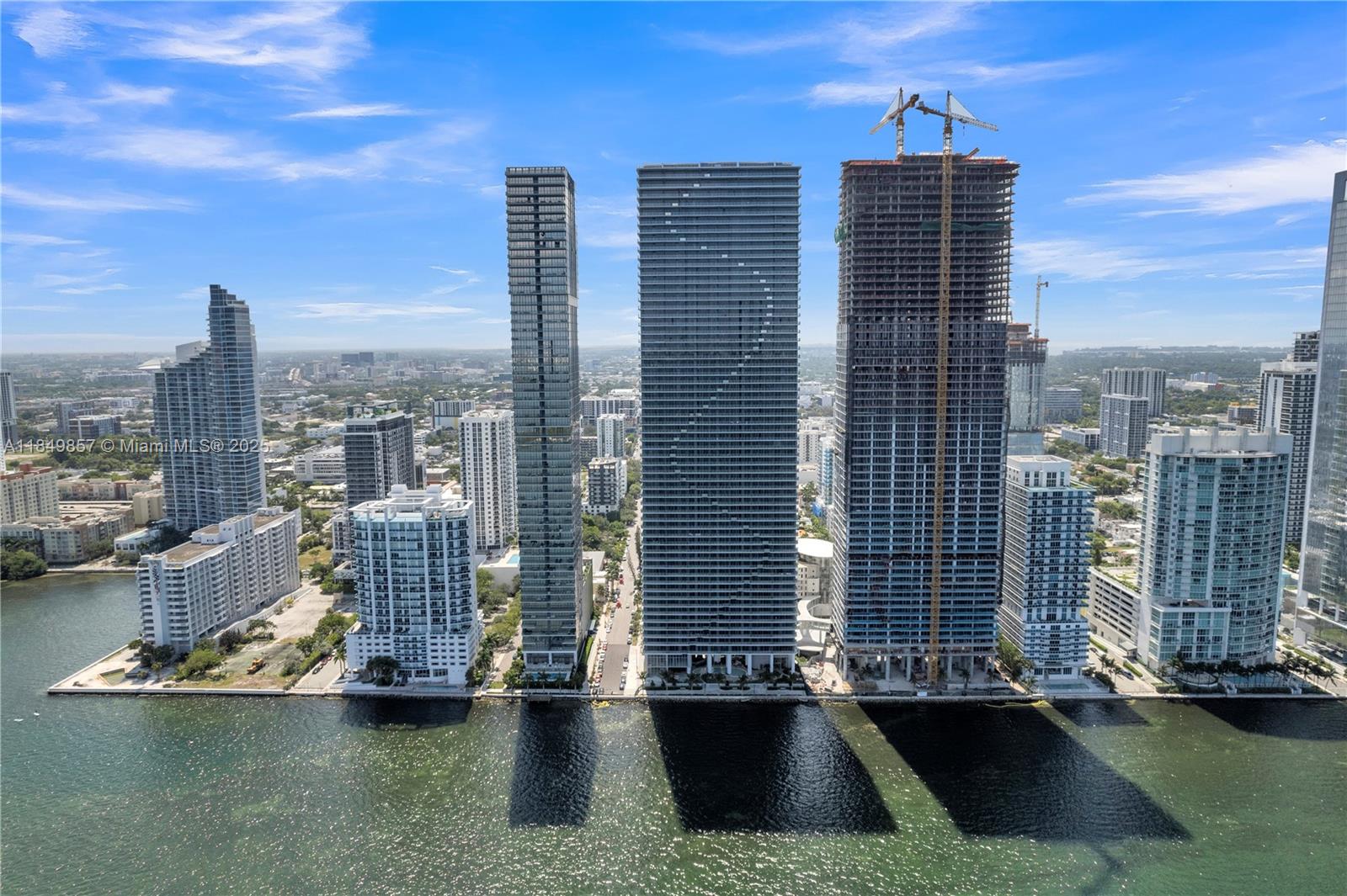 700 NE 24th St Unit: 4402