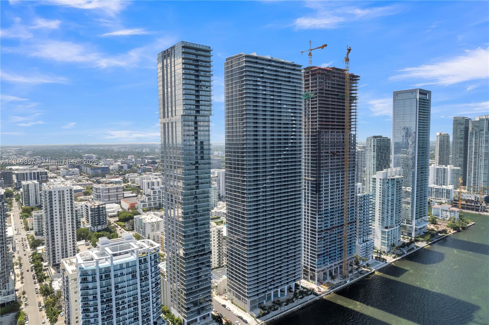700 NE 24th St Unit: 4402