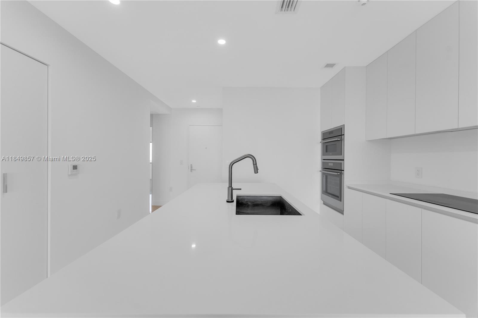 700 NE 24th St Unit: 4402