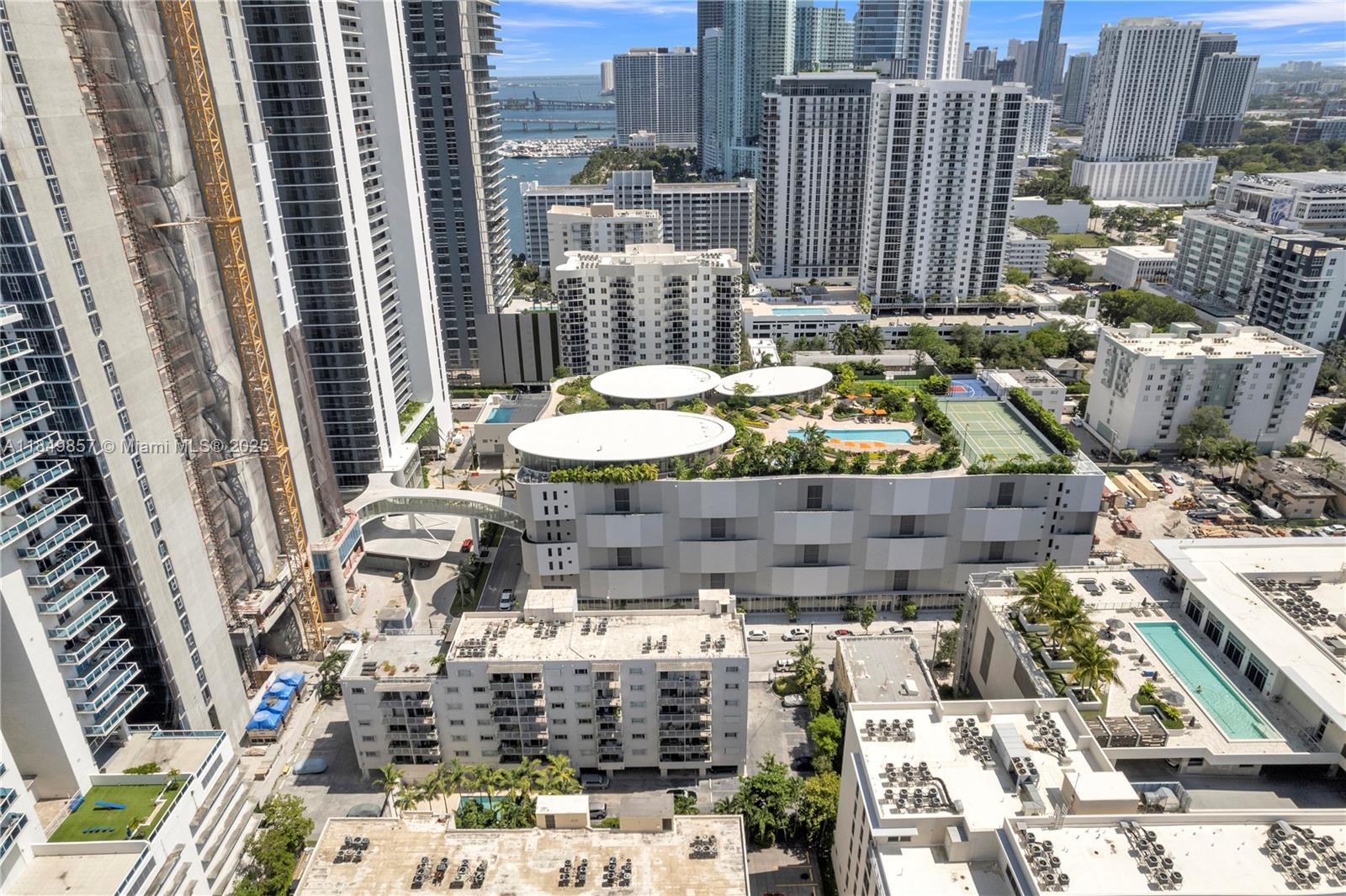700 NE 24th St Unit: 4402