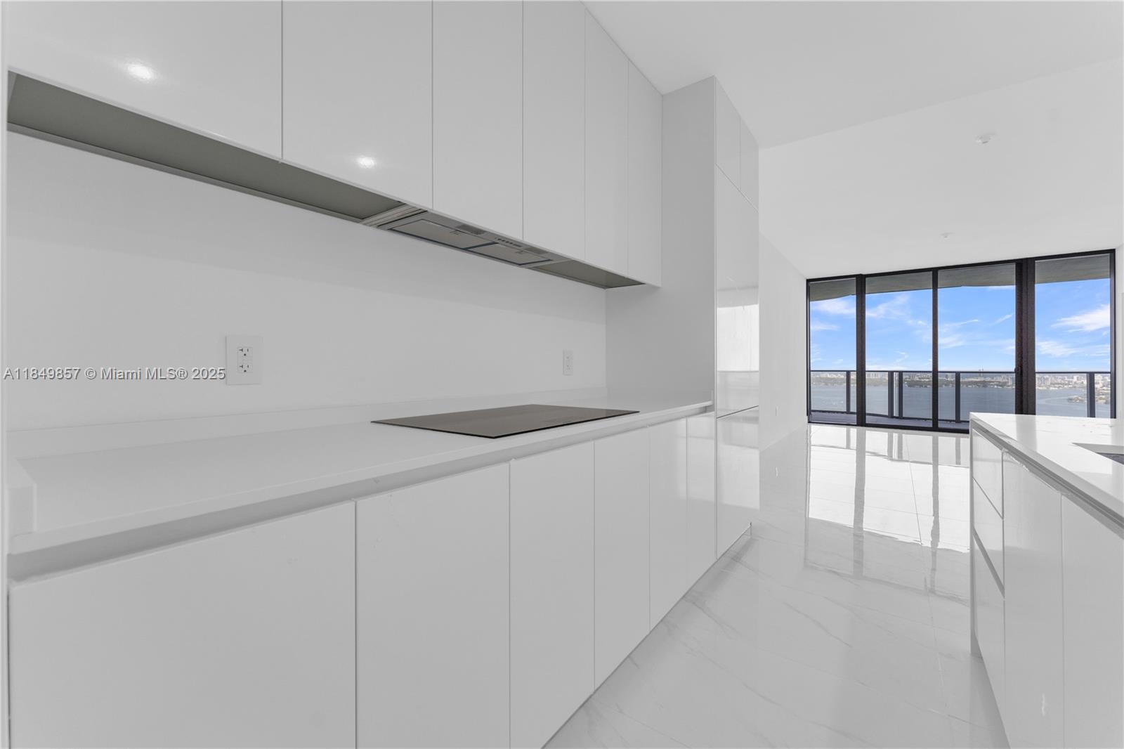 700 NE 24th St Unit: 4402
