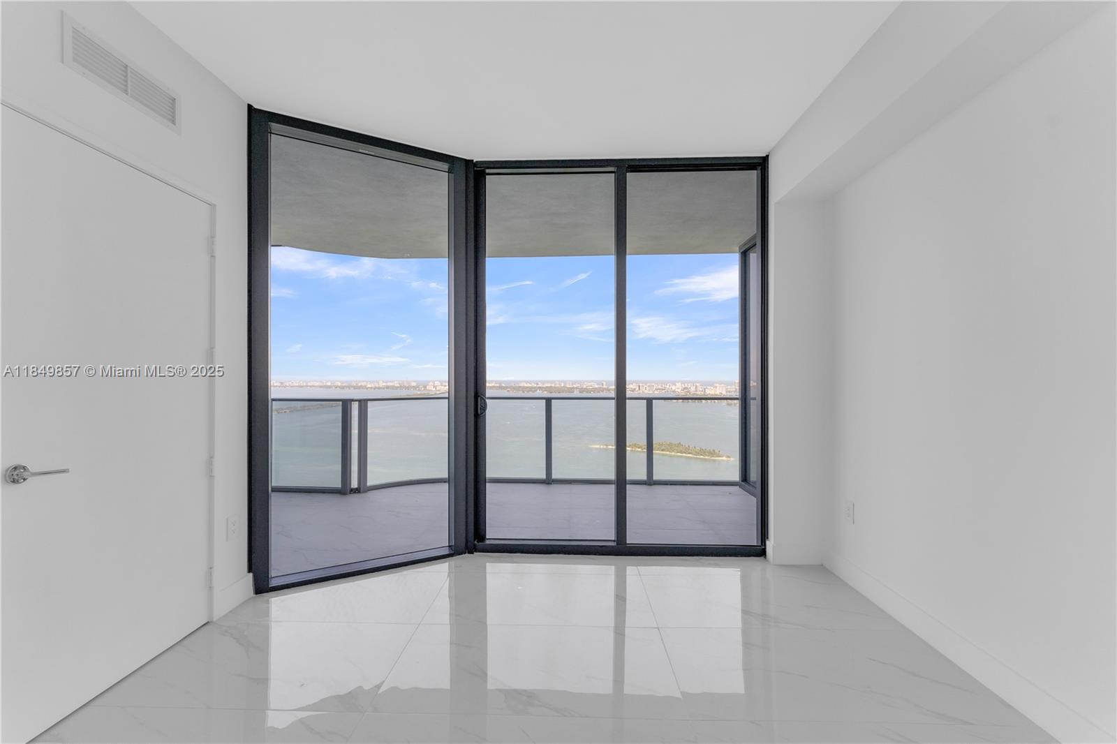 700 NE 24th St Unit: 4402