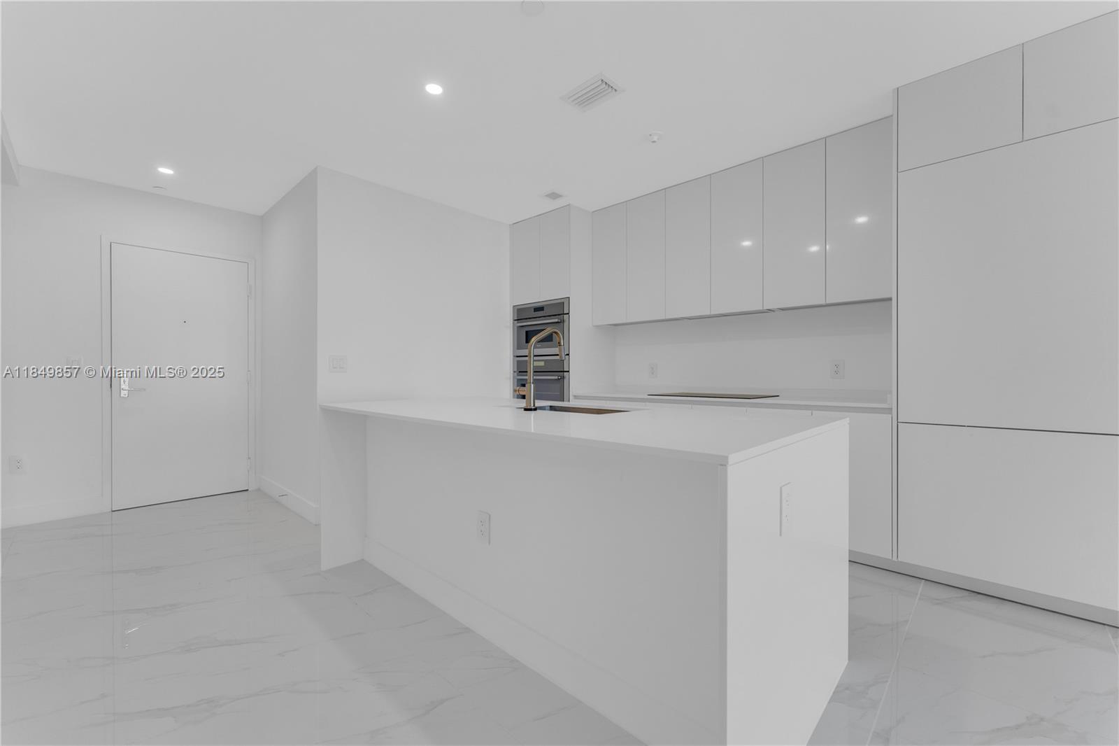 700 NE 24th St Unit: 4402