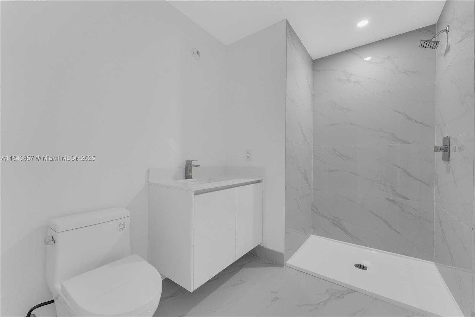 700 NE 24th St Unit: 4402