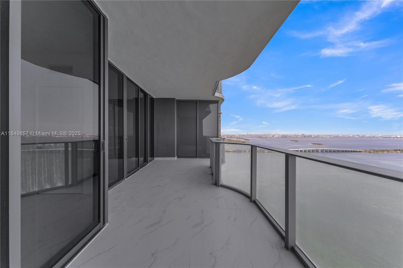 700 NE 24th St Unit: 4402