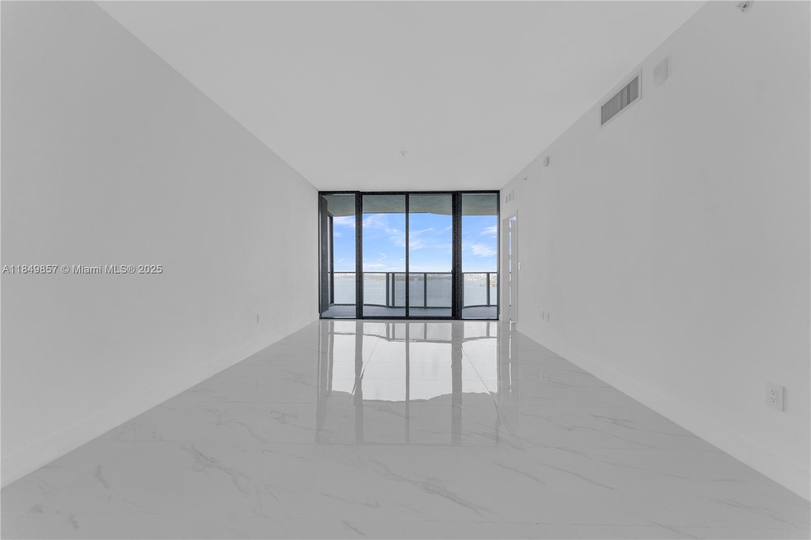 700 NE 24th St Unit: 4402