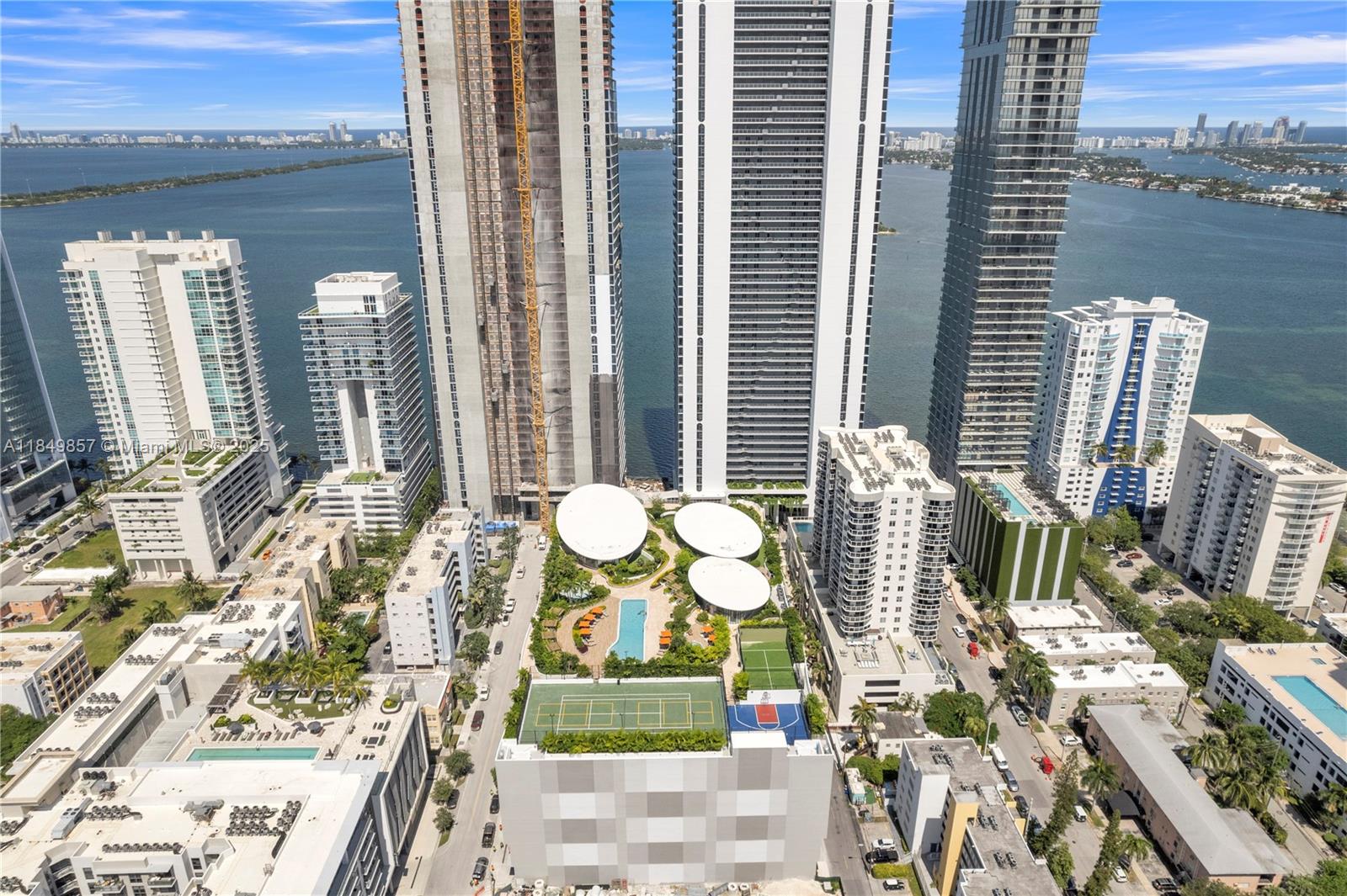 700 NE 24th St Unit: 4402