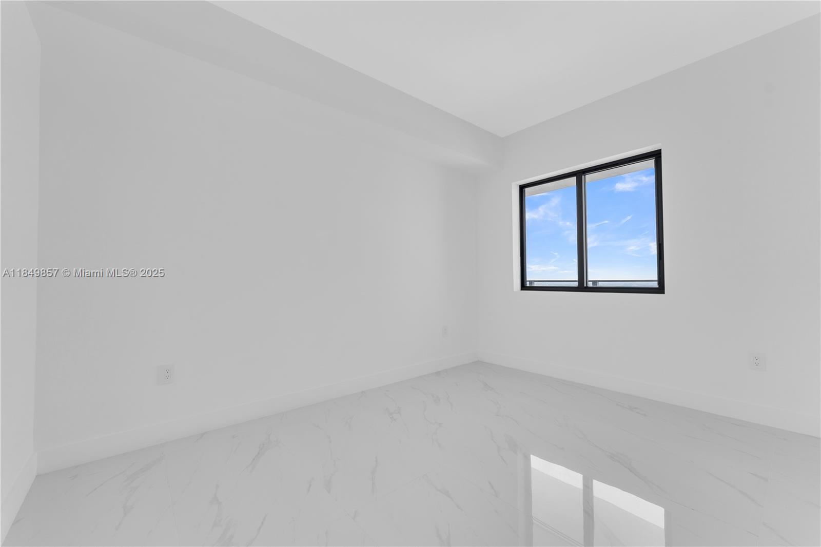 700 NE 24th St Unit: 4402
