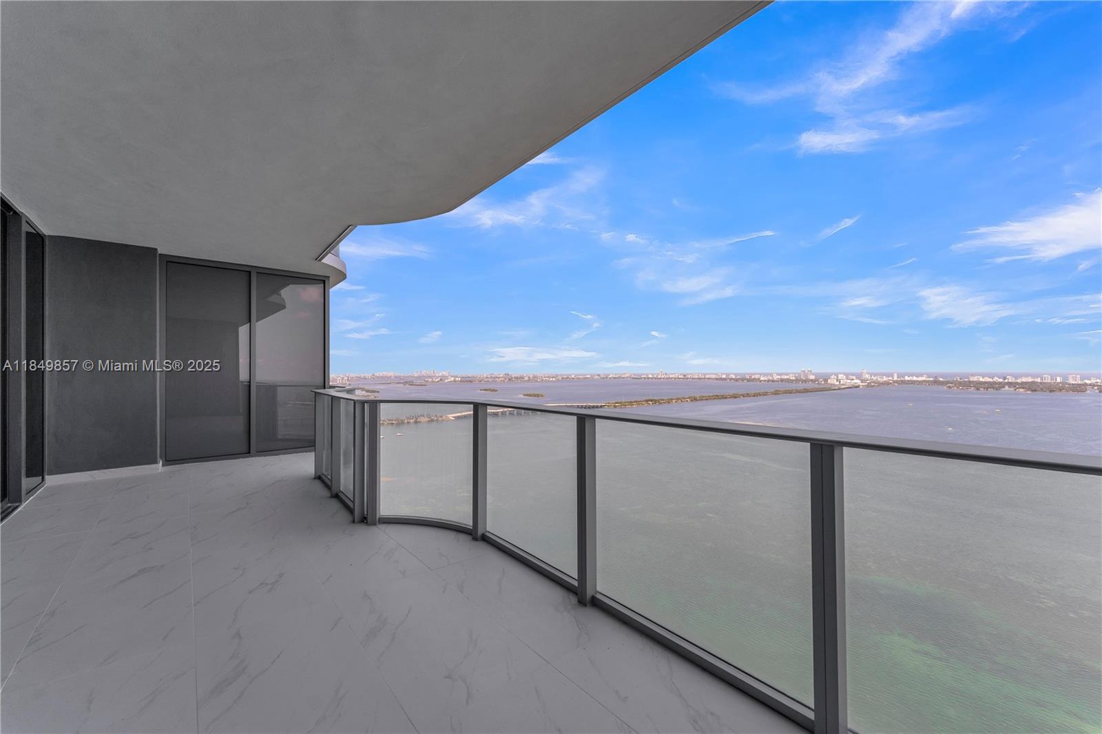 700 NE 24th St Unit: 4402