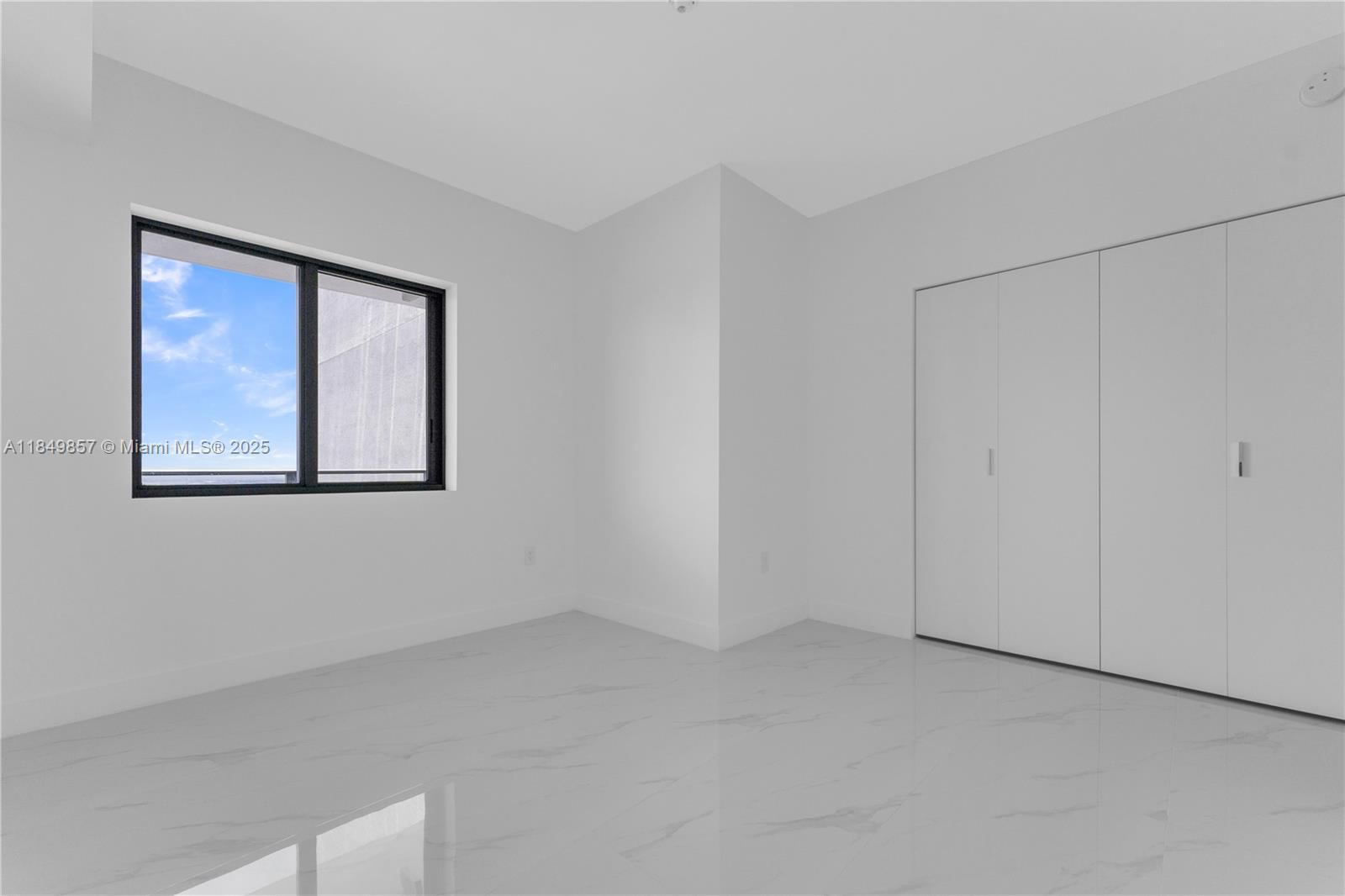 700 NE 24th St Unit: 4402