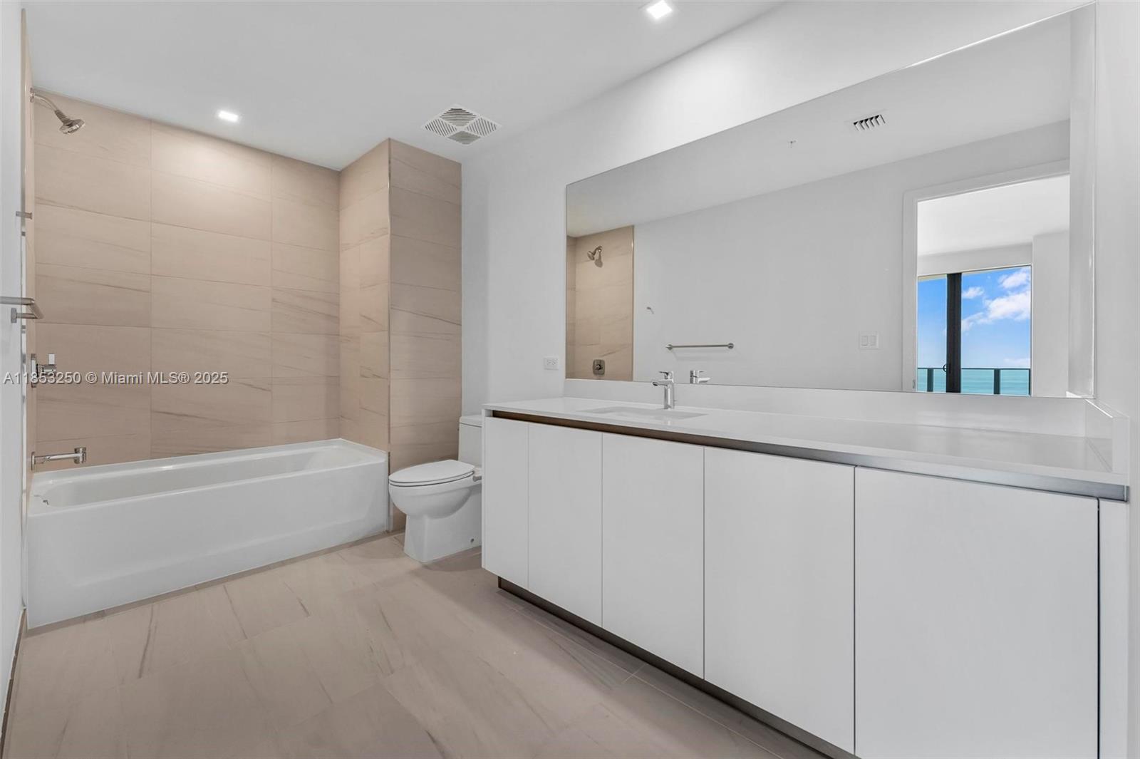 900 N Ocean Blvd # 1202